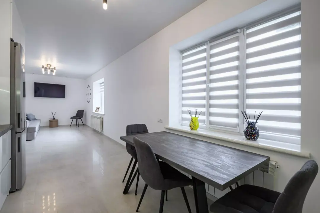 Day and night blinds fitted in a modern kitchen